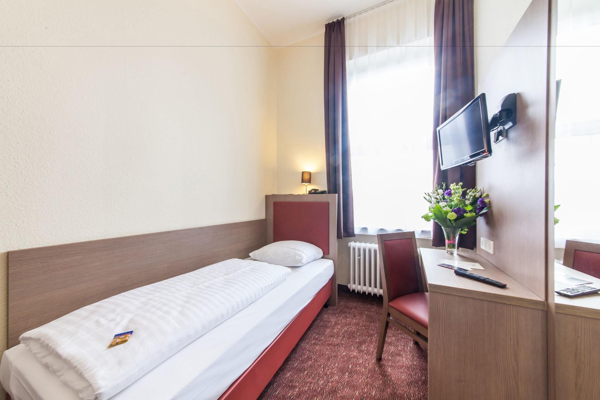 Hotel Maxim Duesseldorf City Bagian luar foto