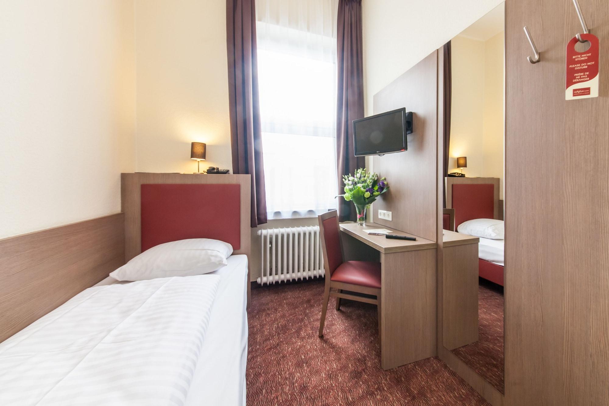 Hotel Maxim Duesseldorf City Bagian luar foto