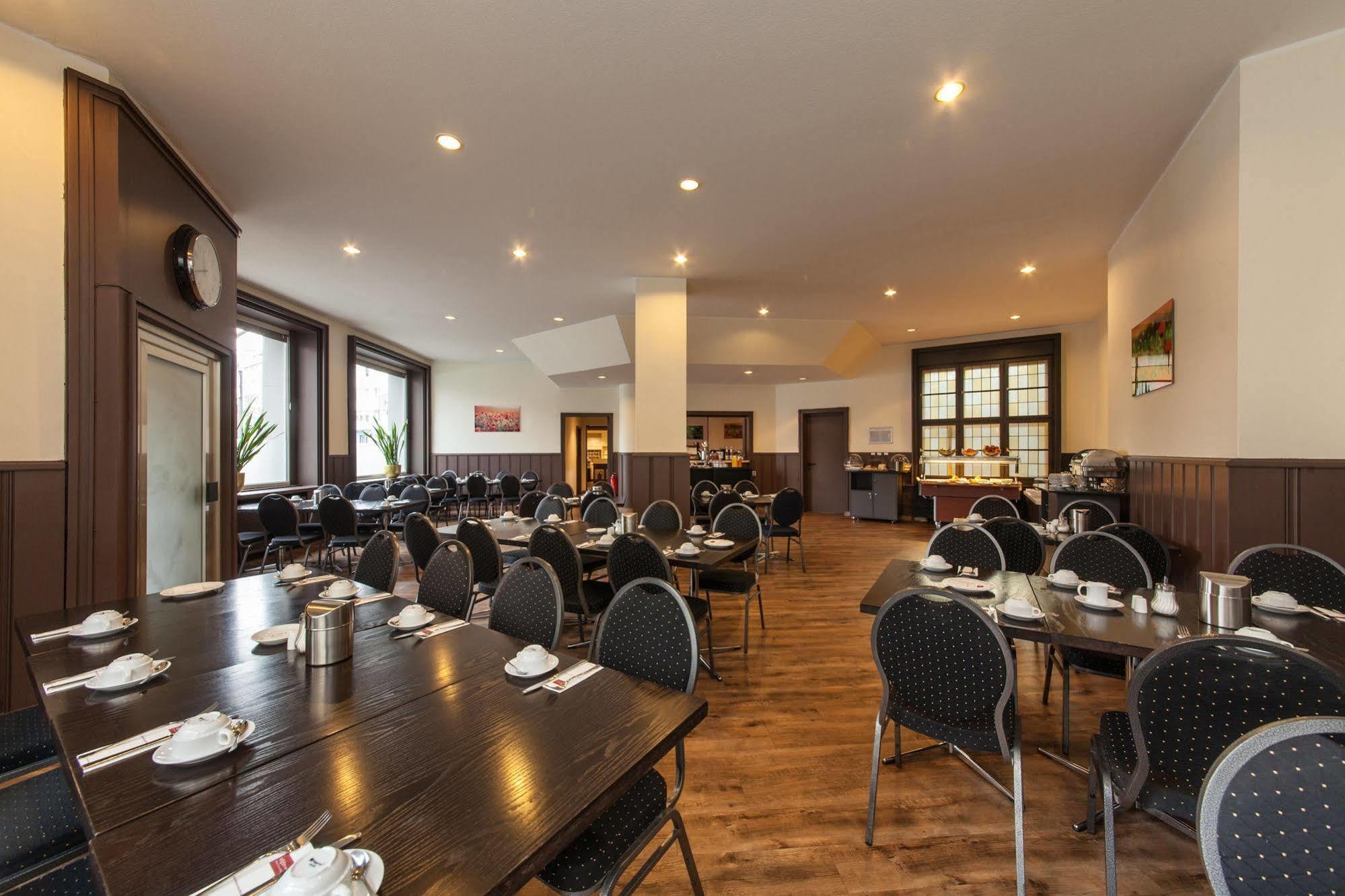 Hotel Maxim Duesseldorf City Bagian luar foto