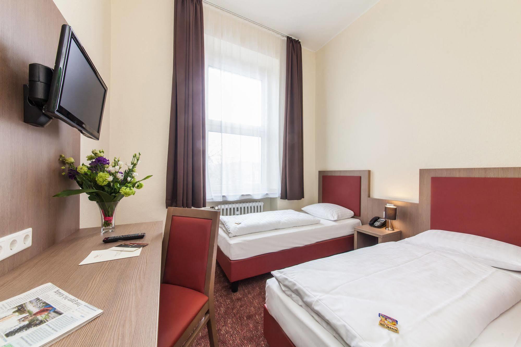 Hotel Maxim Duesseldorf City Bagian luar foto