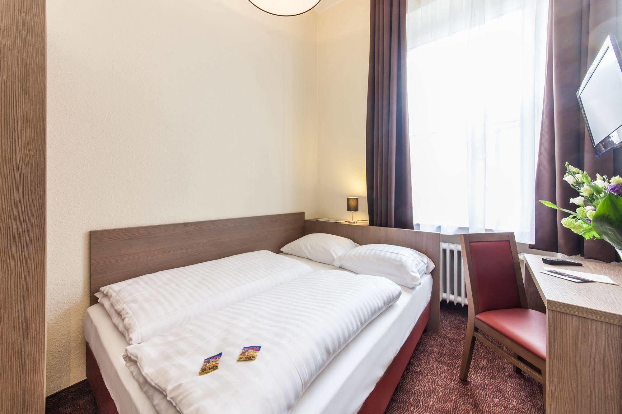 Hotel Maxim Duesseldorf City Bagian luar foto
